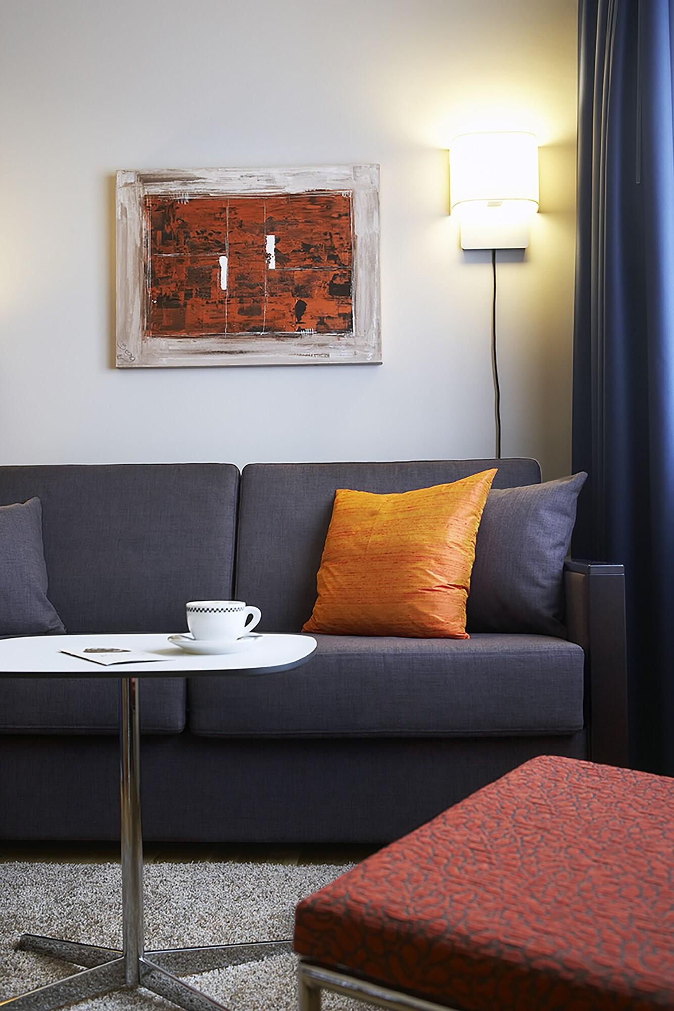 Quality Waterfront Hotel 4*