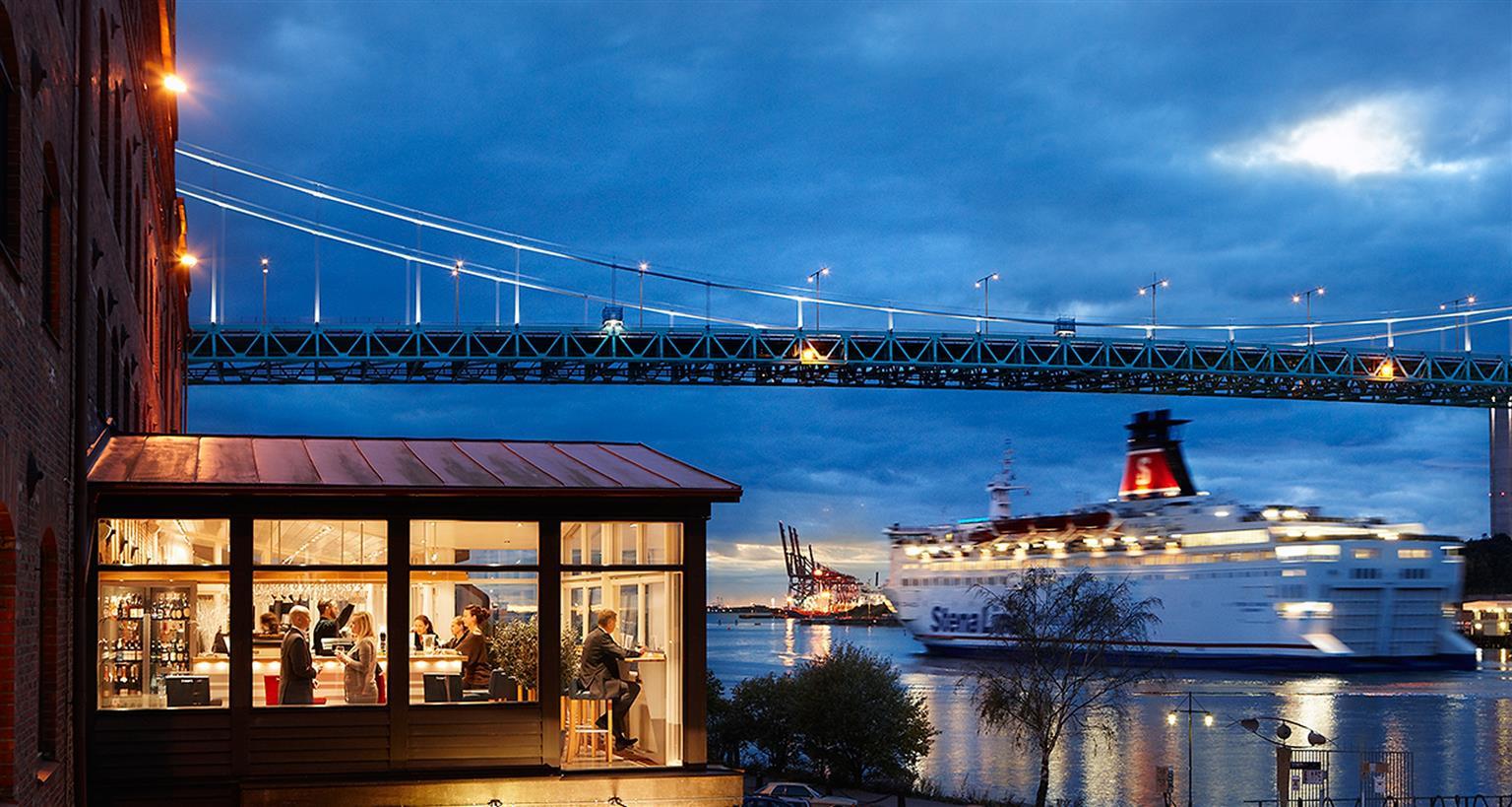 Quality Waterfront Hotel